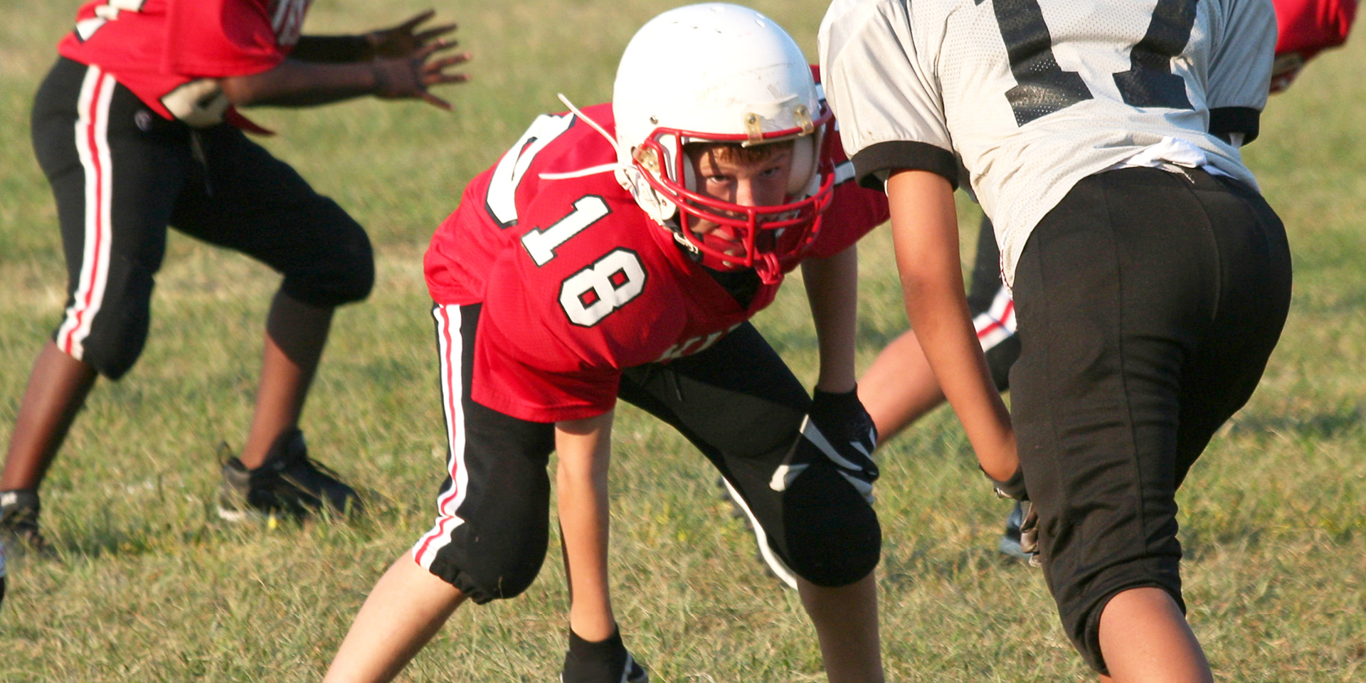 youth football team in play